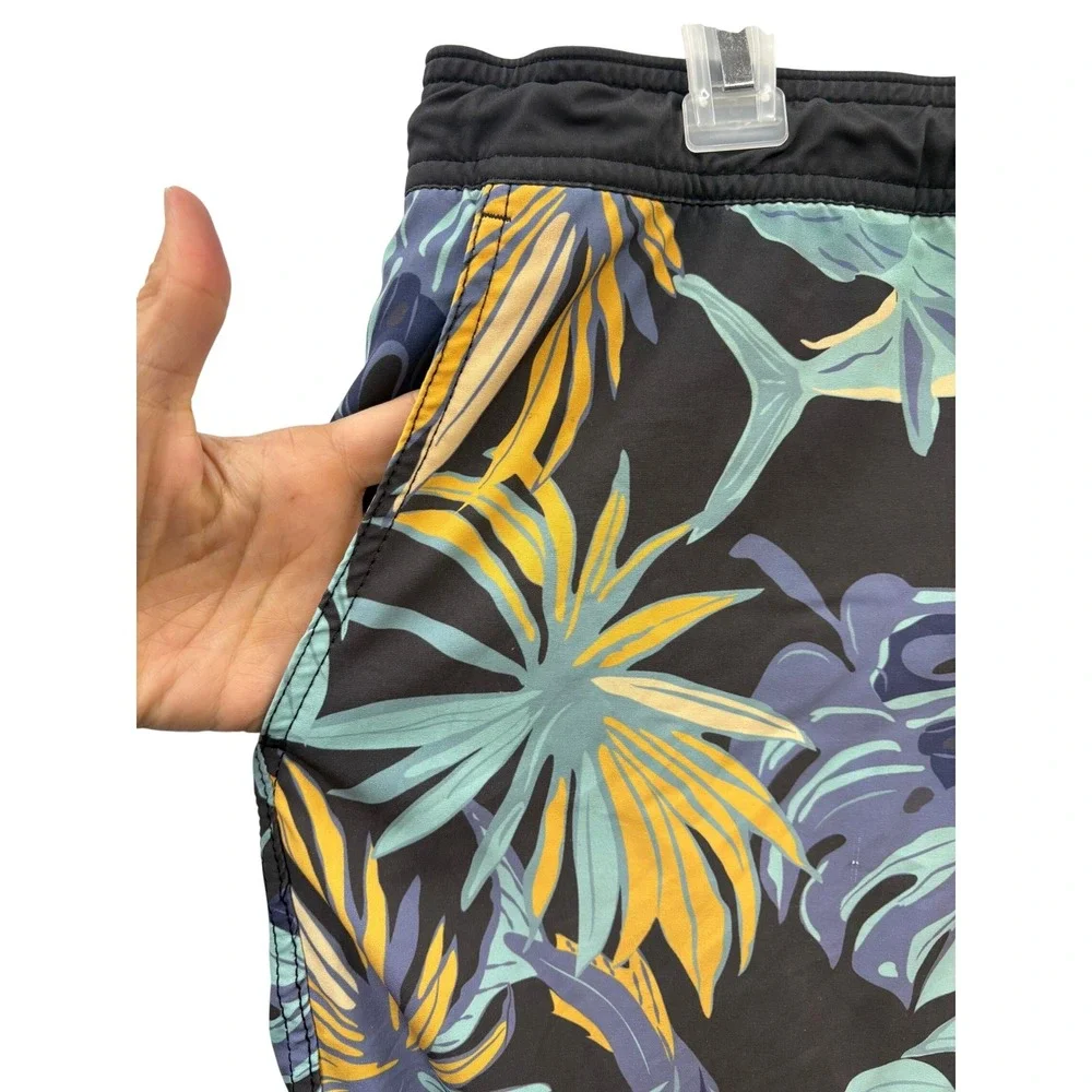 Salty Crew Breaker Board Shorts Tropical Print Surf Swim Beach Quick‎ Dry XL